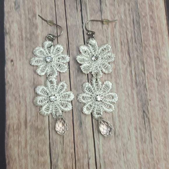 Cookie Lee Jewelry - Cookie Lee flower drop earrings